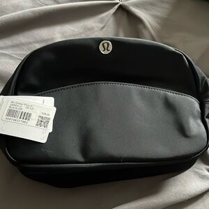Lululemon NWT Go glitter pouch